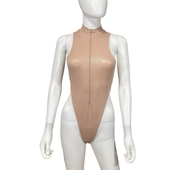 Bodysuit Beige Snake print Top
New - Picture 2 of 7